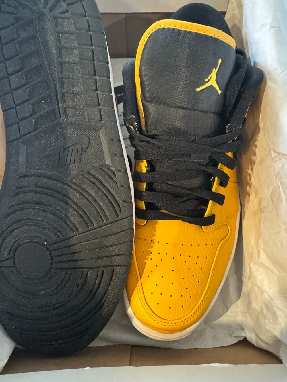 Jordan 1 Low University Gold